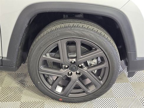 New 2026 Jeep Compass Latitude image 19