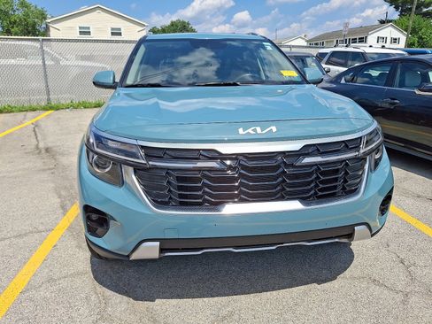 Used 2024 Kia Seltos EX AWD/4WD image 3