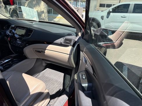 Used 2022 Honda Pilot Touring image 28