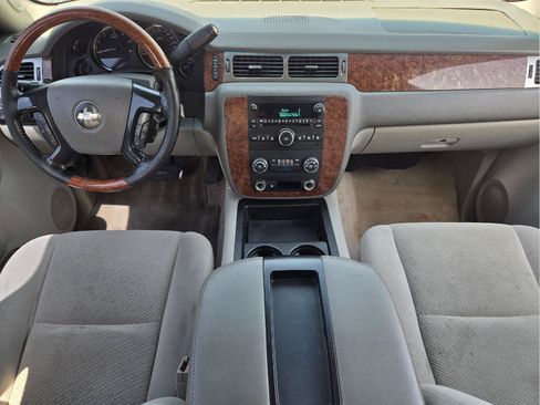 Used 2007 Chevrolet Suburban LT RWD image 23
