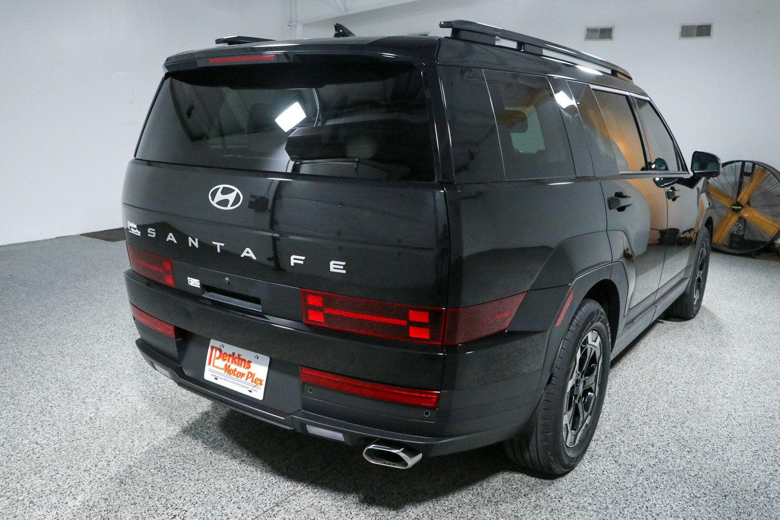 Used 2025 Hyundai Santa Fe SEL FWD image 6