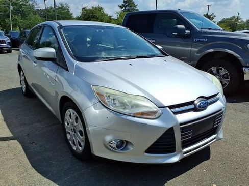 Used 2012 Ford Focus SE FWD image 4