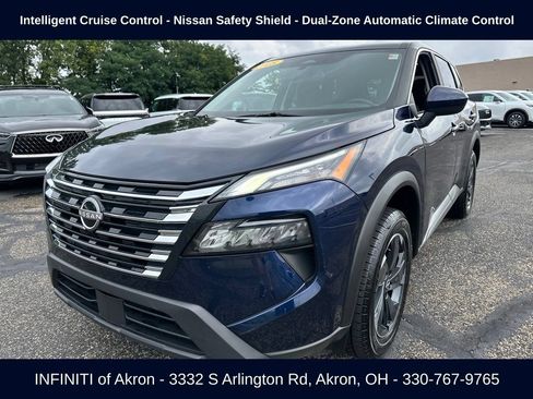 Used 2025 Nissan Rogue SV AWD/4WD image 1