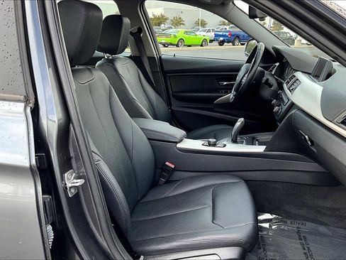 Used 2013 BMW 320i Sedan image 8