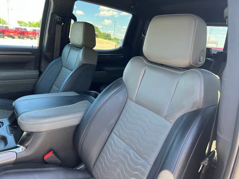 Used 2023 Chevrolet Silverado 1500 ZR2 w/ Technology Package AWD/4WD image 37