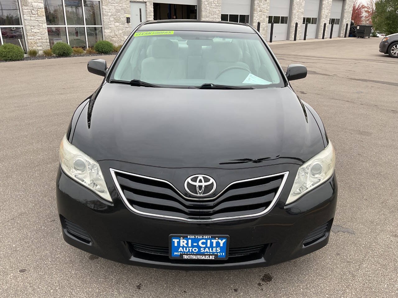 Used 2011 Toyota Camry LE FWD image 12