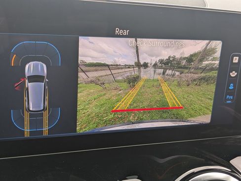 Certified 2024 Mercedes-Benz GLB 250 image 7