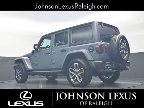 Used 2024 Jeep Wrangler Unlimited w/ Convenience Group image 17