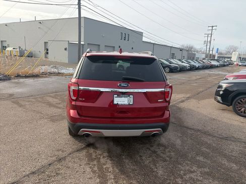 Used 2017 Ford Explorer XLT w/ Equipment Group 202A image 6