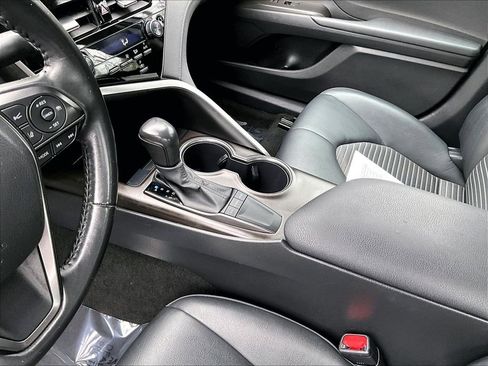 Used 2023 Toyota Camry SE image 12