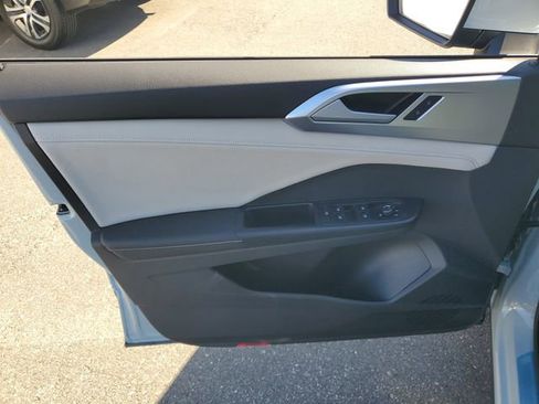 New 2026 Volkswagen Taos SE image 14