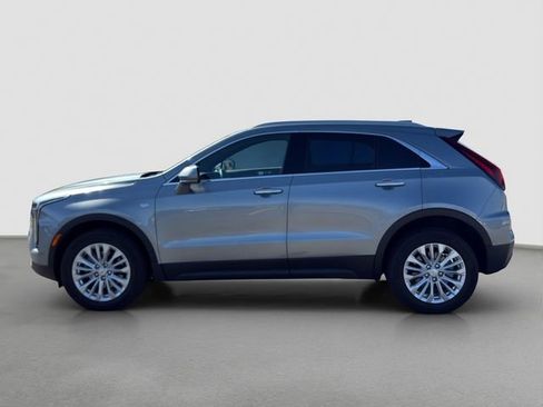 Used 2024 Cadillac XT4 Luxury w/ Cold Weather Package image 3