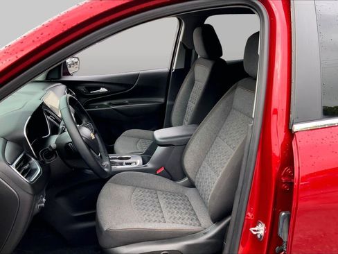Used 2024 Chevrolet Equinox LT FWD image 8