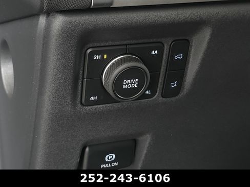Used 2025 Ford Expedition Max Active AWD/4WD image 30