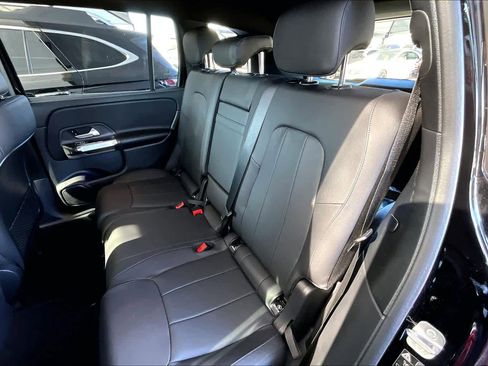 Used 2025 Mercedes-Benz GLB 250 image 20