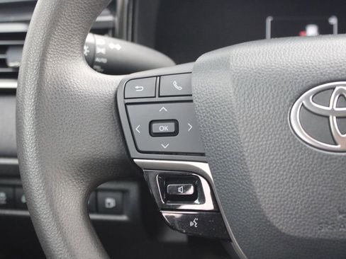 Used 2025 Toyota Camry LE FWD image 18