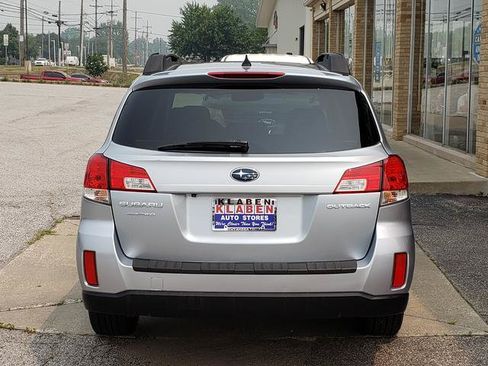 Used 2014 Subaru Outback 2.5i Limited w/ Moonroof Package AWD/4WD image 4