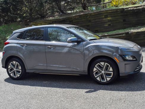 Used 2023 Hyundai Kona SE w/ Cargo Package FWD image 10