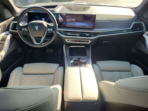 Used 2025 BMW X5 xDrive40i w/ Premium Package image 15