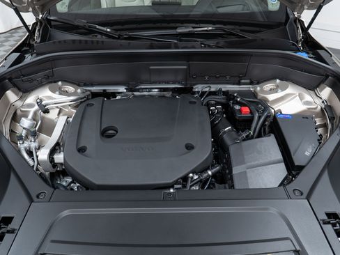 New 2026 Volvo XC90 B6 Ultra w/ Protection Package image 9