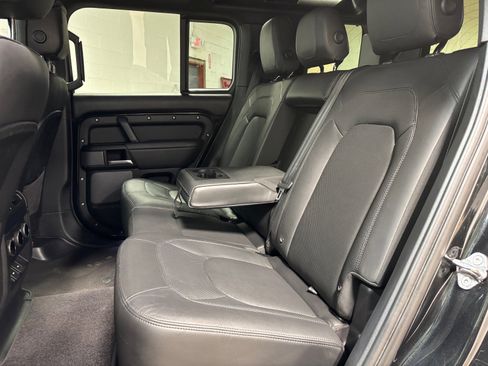 Used 2023 Land Rover Defender 110 V8 AWD/4WD image 27
