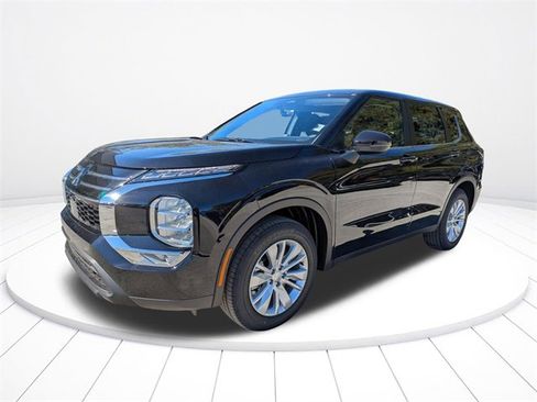 New 2026 Mitsubishi Outlander ES image 8