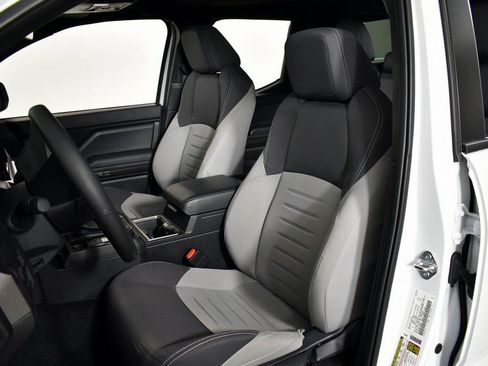 Certified 2025 Toyota Tacoma TRD Sport image 10