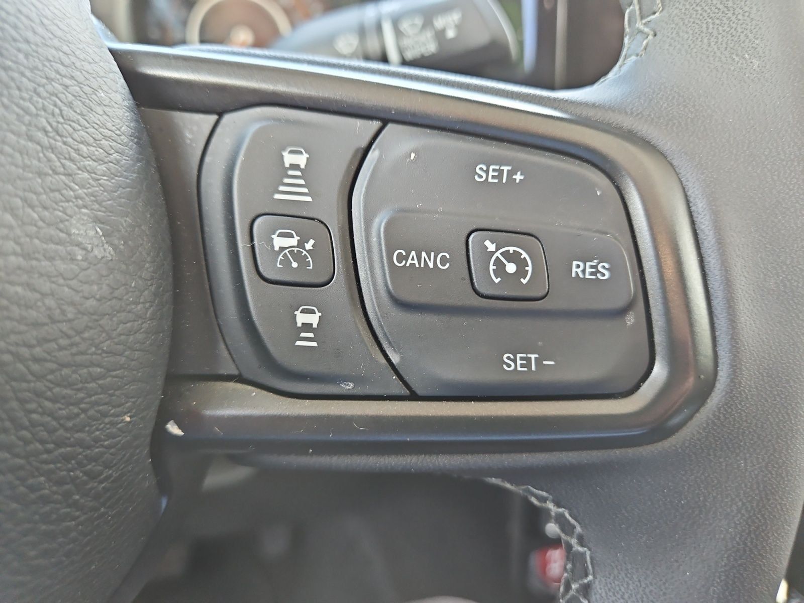 Used 2026 Jeep Gladiator Mojave AWD/4WD image 26