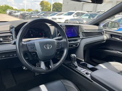 Used 2025 Toyota Camry SE FWD image 27