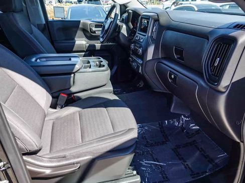 Used 2025 Chevrolet Silverado 1500 Custom Trail Boss w/ Dark Appearance Package image 15