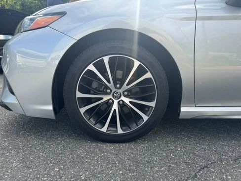 Used 2019 Toyota Camry SE FWD image 27