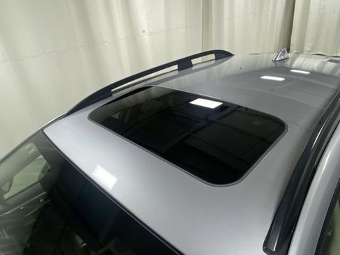 Used 2023 Subaru Crosstrek 2.5i Limited w/ Moonroof Package image 6