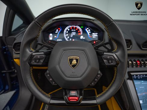 Used 2023 Lamborghini Huracan EVO image 29