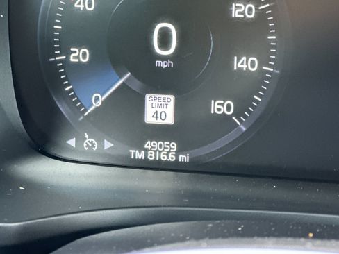 Used 2020 Volvo S60 T5 Momentum w/ Premium Package image 26