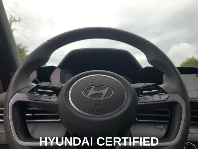 Used 2025 Hyundai Elantra SEL FWD image 13
