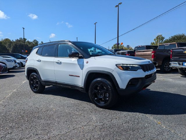 Used 2023 Jeep Compass Trailhawk w/ Trailhawk Elite Group AWD/4WD image 3