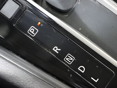 Used 2023 Nissan Versa SR w/ Trunk Package FWD image 9