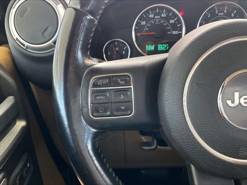 Used 2012 Jeep Wrangler Sahara w/ Connectivity Group AWD/4WD image 21