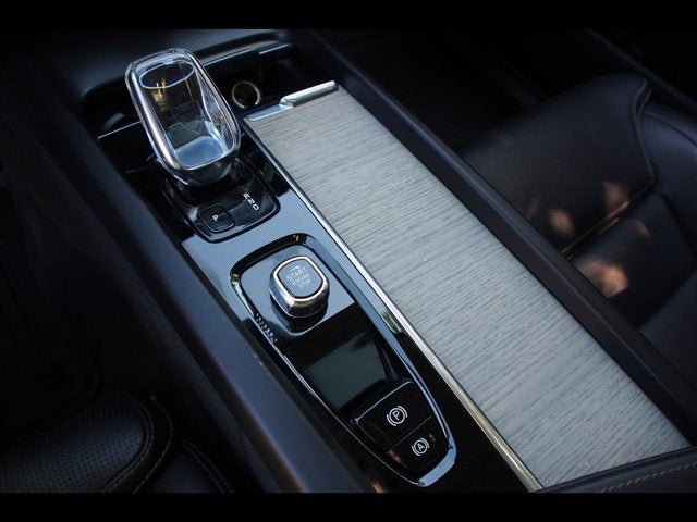Used 2022 Volvo XC60 B5 Inscription w/ Protection Package Premier FWD image 28