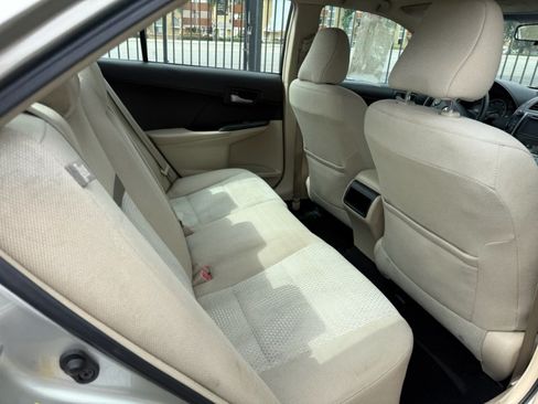 Used 2013 Toyota Camry LE FWD image 18