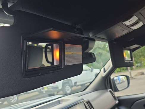 Used 2023 Nissan Frontier PRO-4X w/ Pro Convenience Package image 12