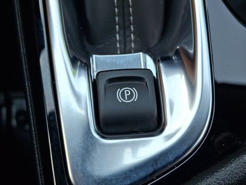 Used 2024 Buick Encore GX Sport Touring AWD/4WD image 25