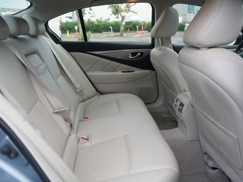 Used 2015 INFINITI Q50 Premium w/ Navigation Package RWD image 18