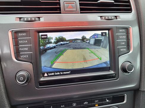 Used 2017 Volkswagen Golf Alltrack SE image 15