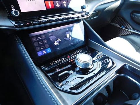 Used 2024 Jeep Grand Wagoneer L 4WD image 24