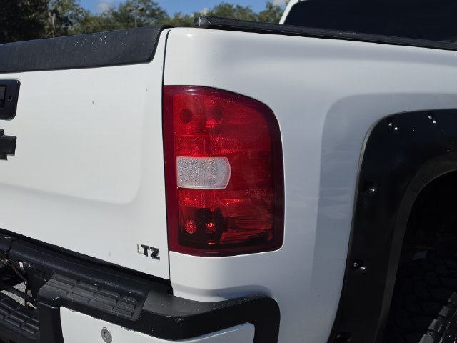 Used 2008 Chevrolet Silverado 2500 LTZ w/ Safety Package AWD/4WD image 11