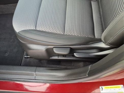 Used 2025 Chevrolet Trax LT w/ Driver Confidence Package image 19