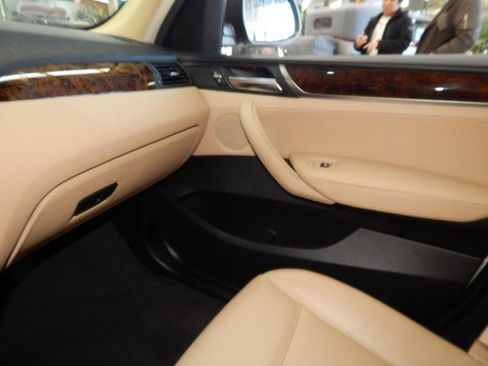 Used 2017 BMW X3 xDrive28i image 30