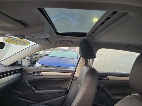 Used 2021 Volkswagen Passat 2.0T SE image 15