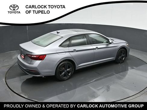 Used 2024 Volkswagen Jetta SE w/ Panoramic Sunroof Package FWD image 33